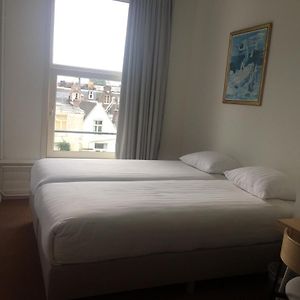Kleine Kamer met Twee Aparte Bedden